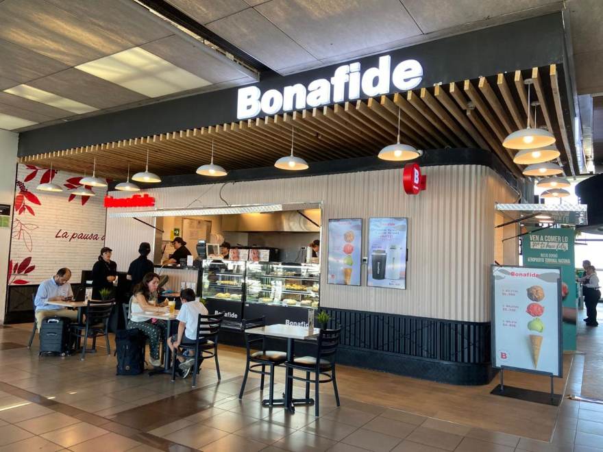Un espacio ideal para relajarte antes de tu vuelo